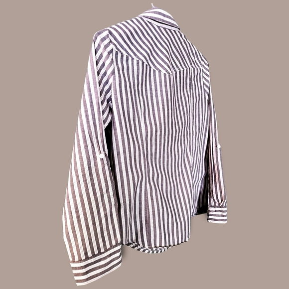 SO Juniors Button Down Shirt - Picture 4 of 8